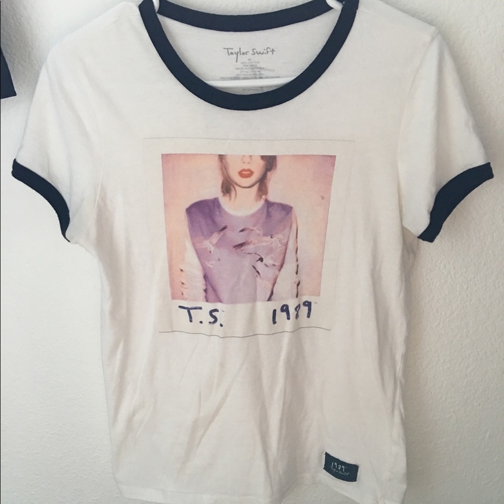 Taylor Swift 1989 World Tour Tee Shirt